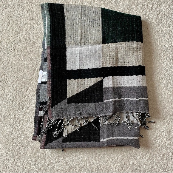 Rectangle scarf from Wilfred (Aritzia) - Picture 2 of 3